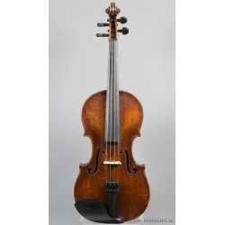 Violin med svårläst etikett
